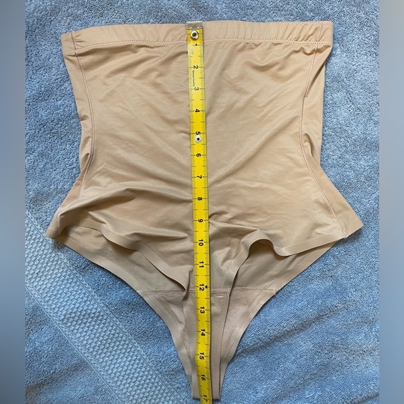 Assets by Spanx Beige Thong Large - Picture 8 of 8